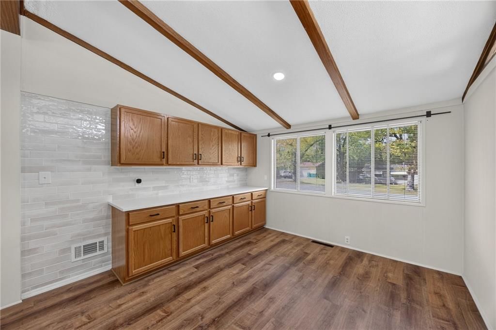 5707 N Highland Avenue — photo 8