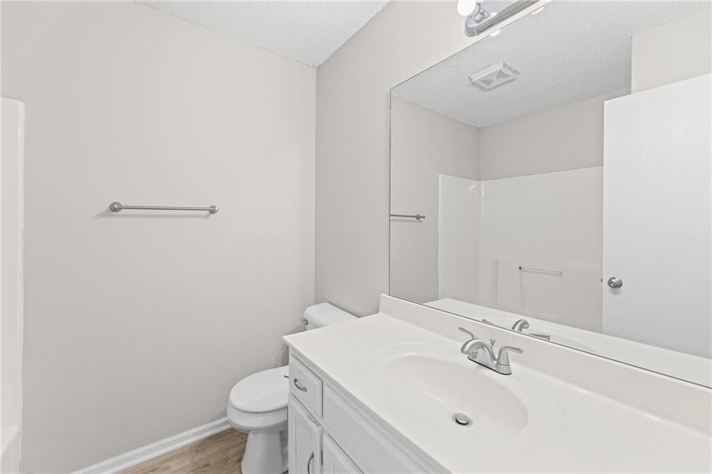 1052 NE Queens Court — photo 11