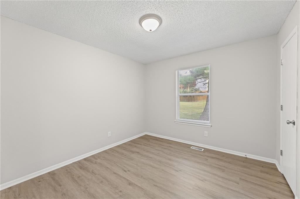1052 NE Queens Court — photo 17