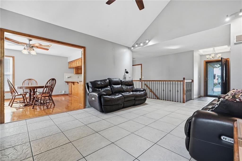 1505 NE 102nd Street — photo 6