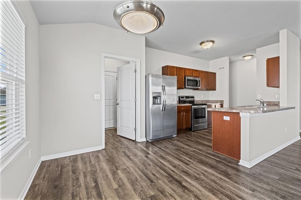 738 S Cypress Street — photo 5