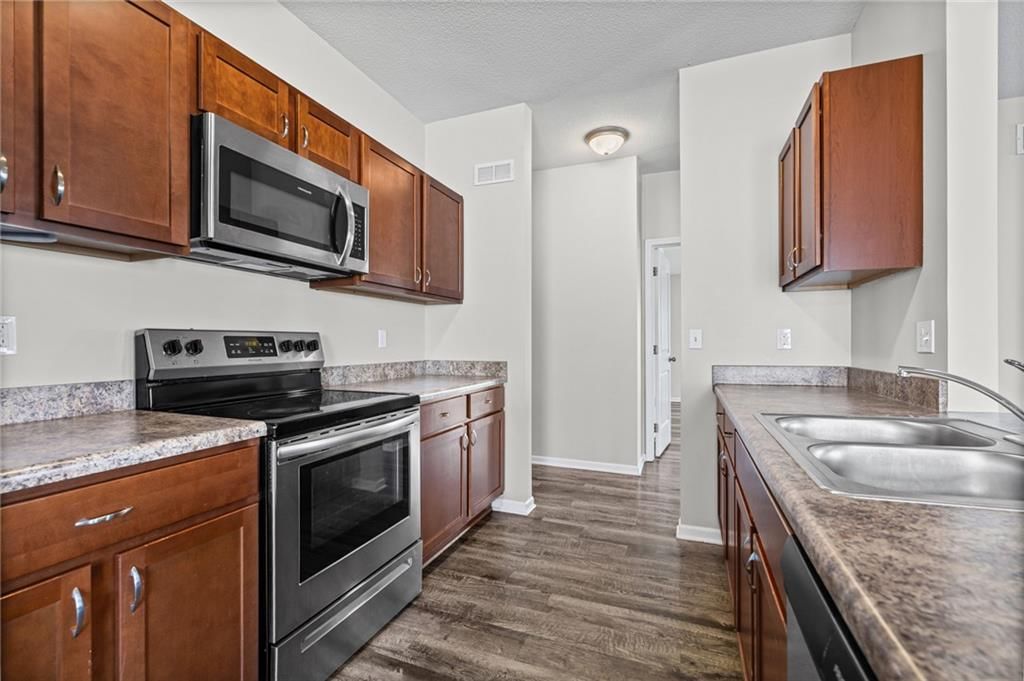 738 S Cypress Street — photo 10