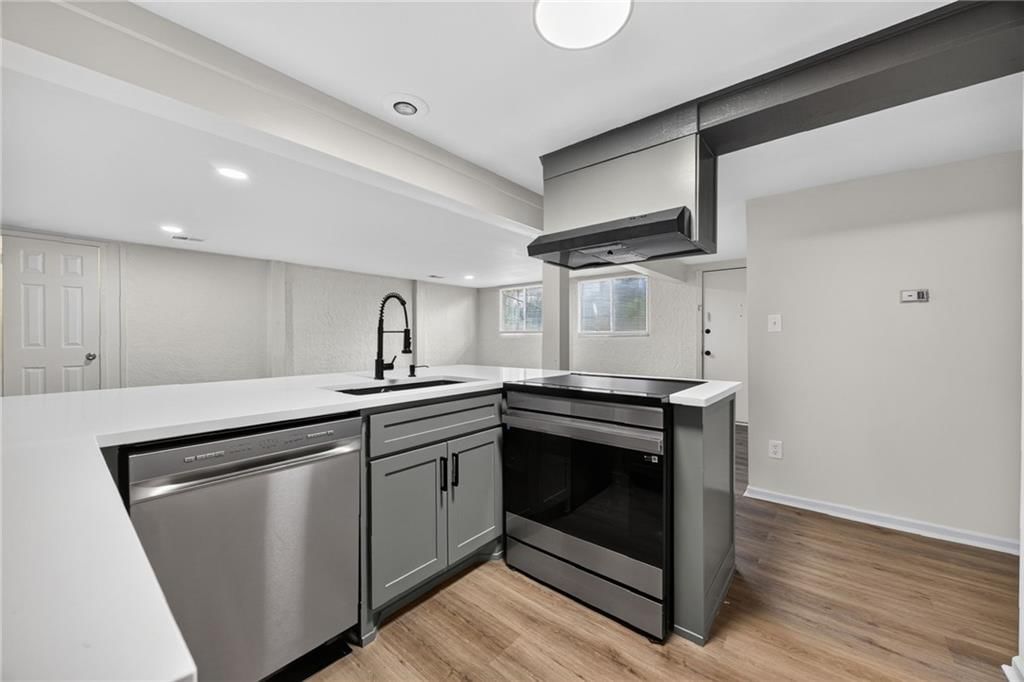 474 W 104th Street — photo 2