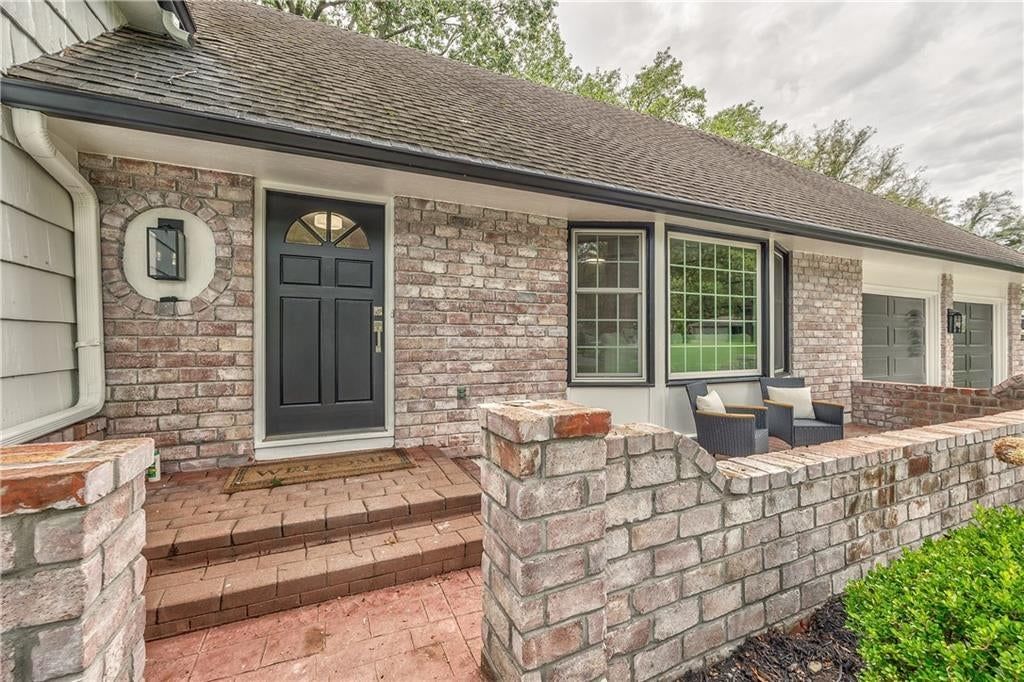 8129 Dearborn Drive, Prairie Village, KS: listing photo 3