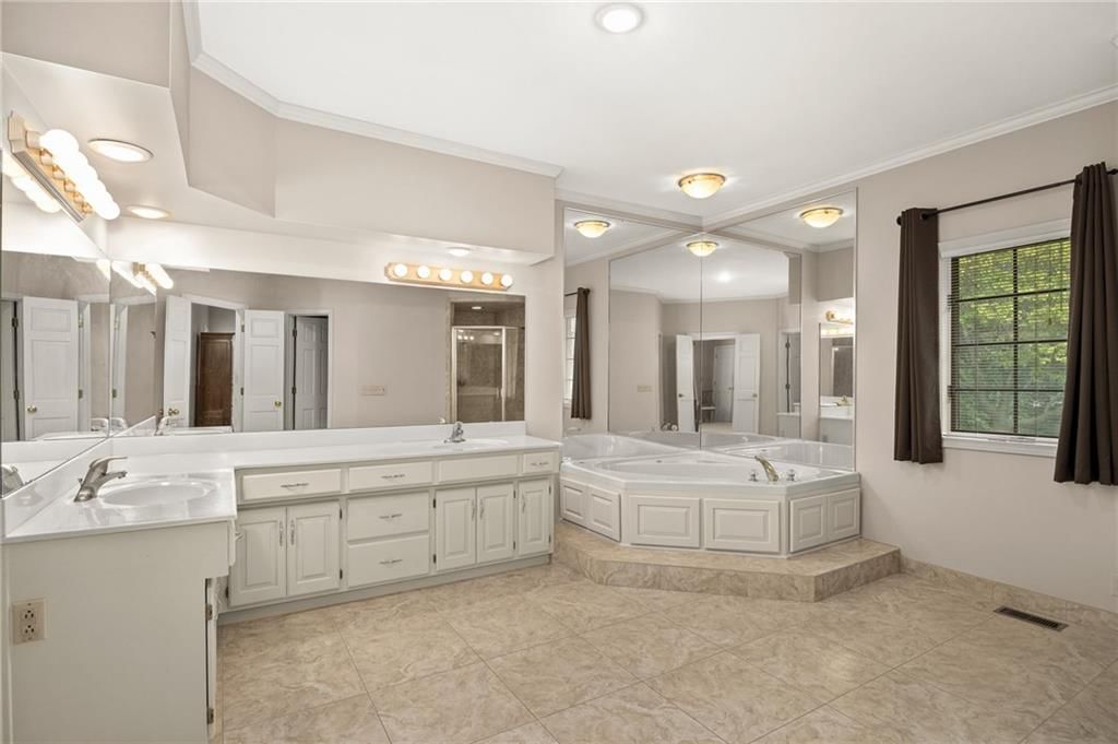 2309 Buckingham Street — photo 32