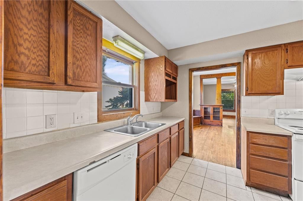 905 Main Street — photo 13