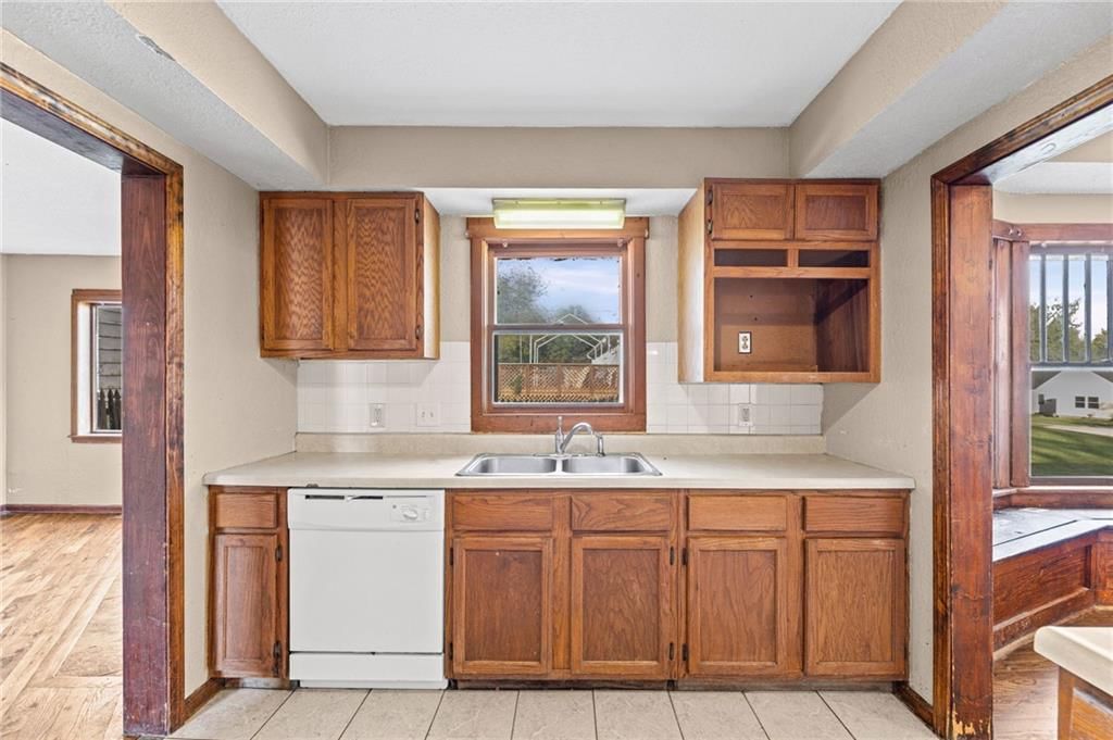 905 Main Street — photo 14