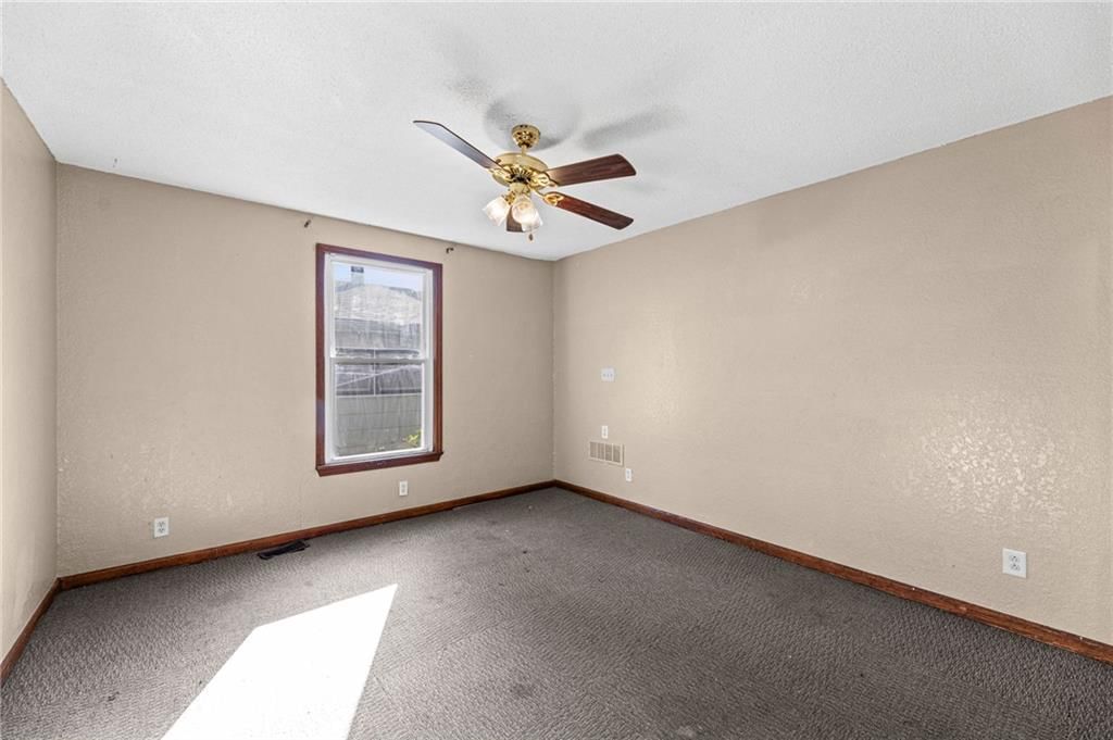 905 Main Street — photo 20
