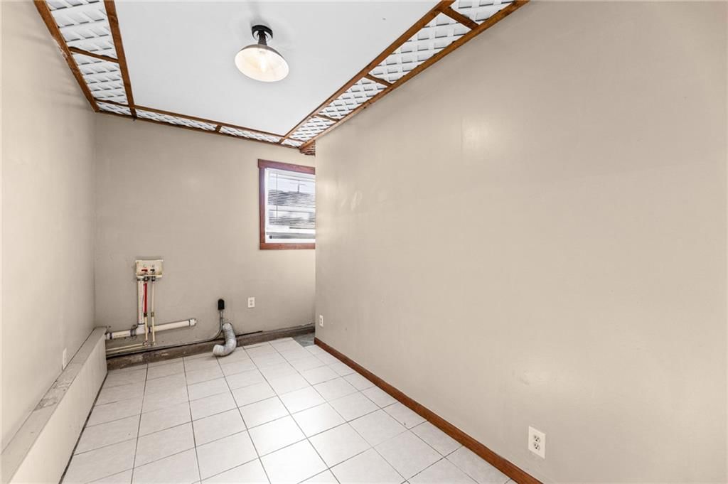 905 Main Street — photo 31