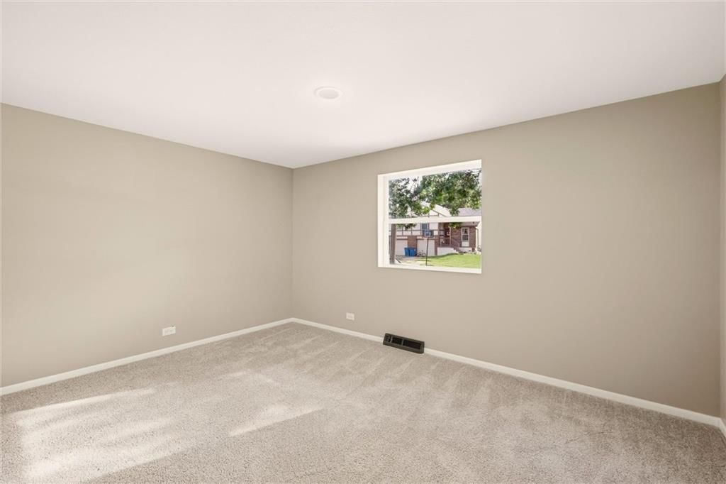 203 N Connor Street — photo 22