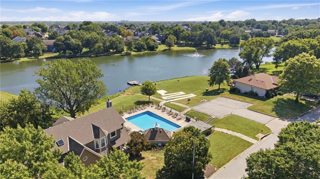 730 N Overlook Drive — photo 40