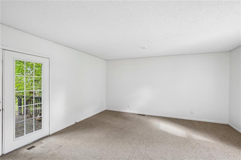 325 S Cherry Street — photo 5