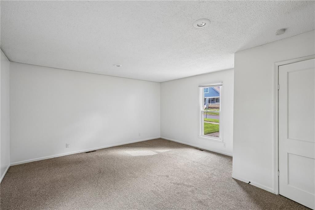 325 S Cherry Street — photo 6