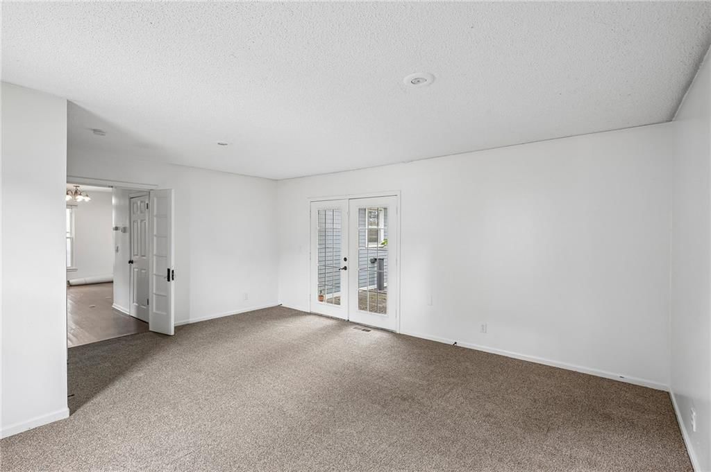 325 S Cherry Street — photo 8