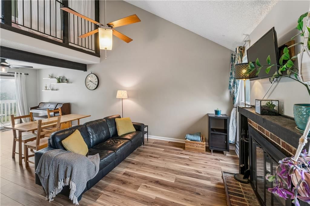 5733 N London Avenue — photo 6