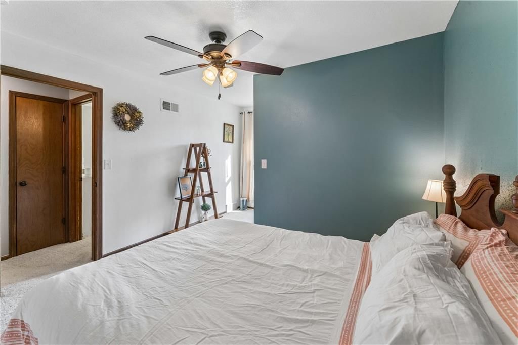 5733 N London Avenue — photo 24