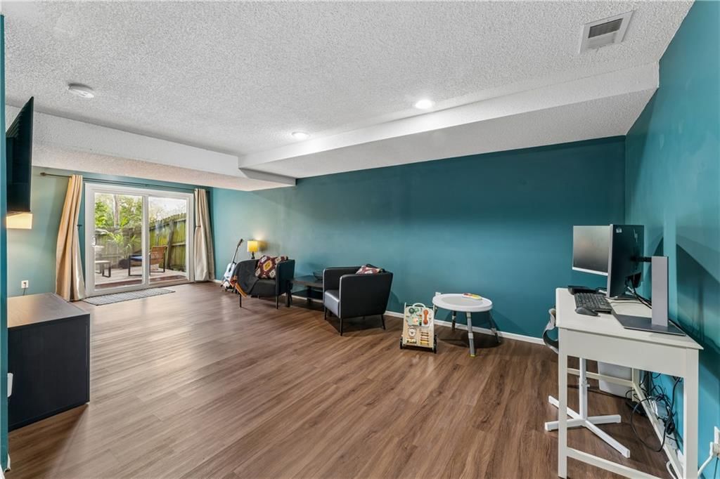 5733 N London Avenue — photo 30