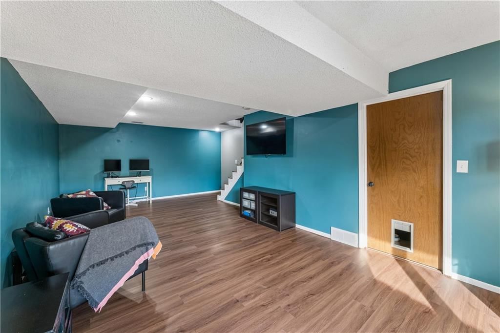 5733 N London Avenue — photo 32