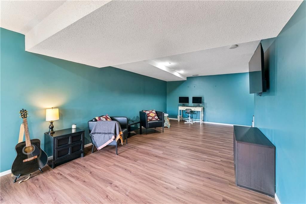 5733 N London Avenue — photo 33