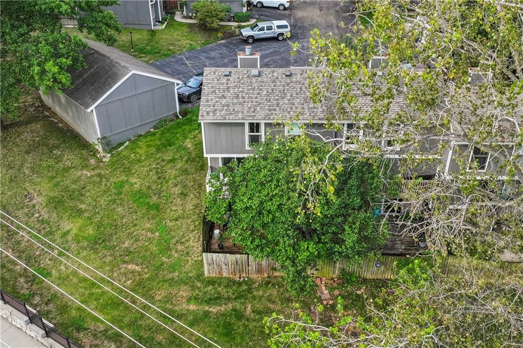 5733 N London Avenue — photo 45