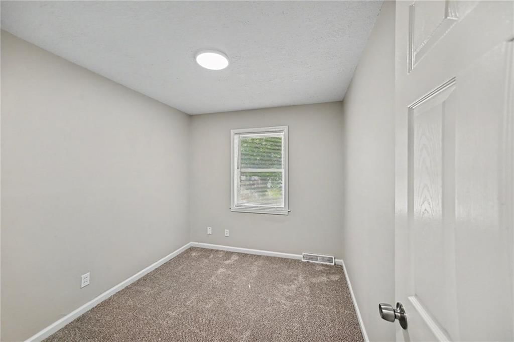 7820 NE San Rafael Drive — photo 11