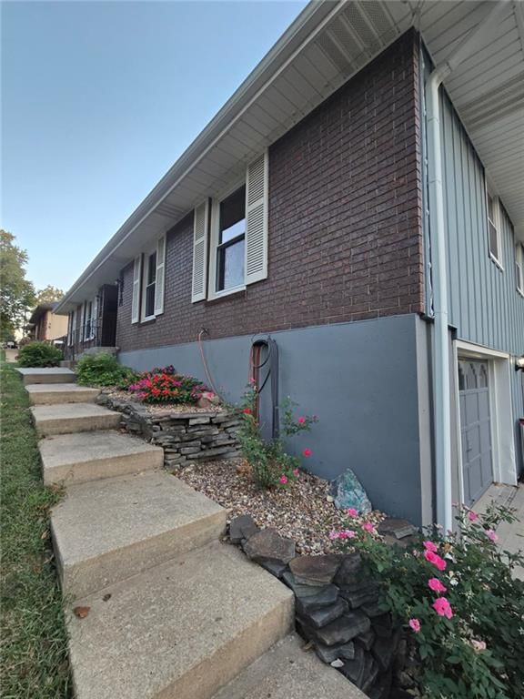 15917 E 41ST Street — photo 3
