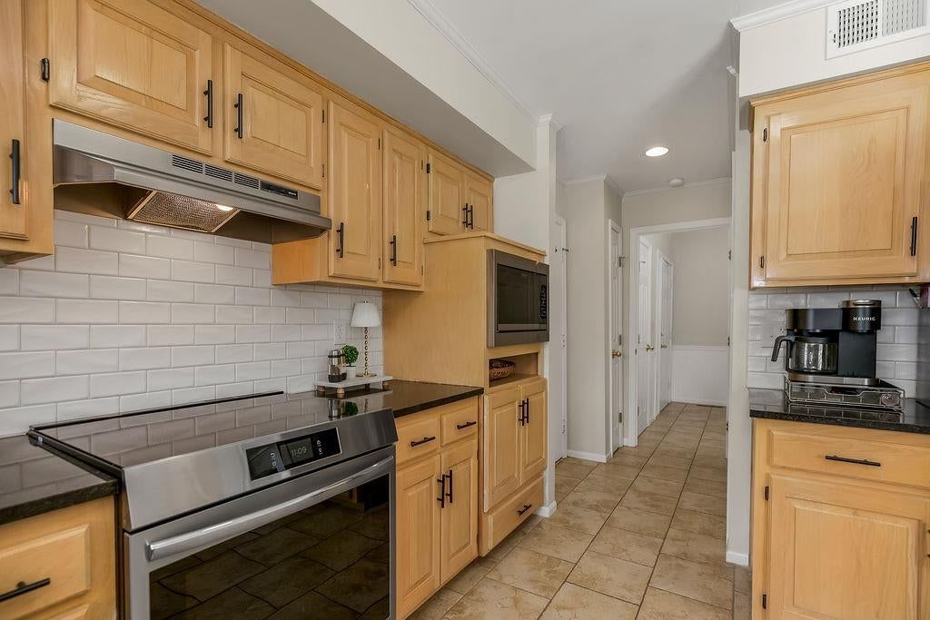 12715 Baltimore Court — photo 13