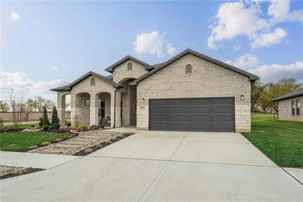 22675 W 89th Street, Lenexa, KS