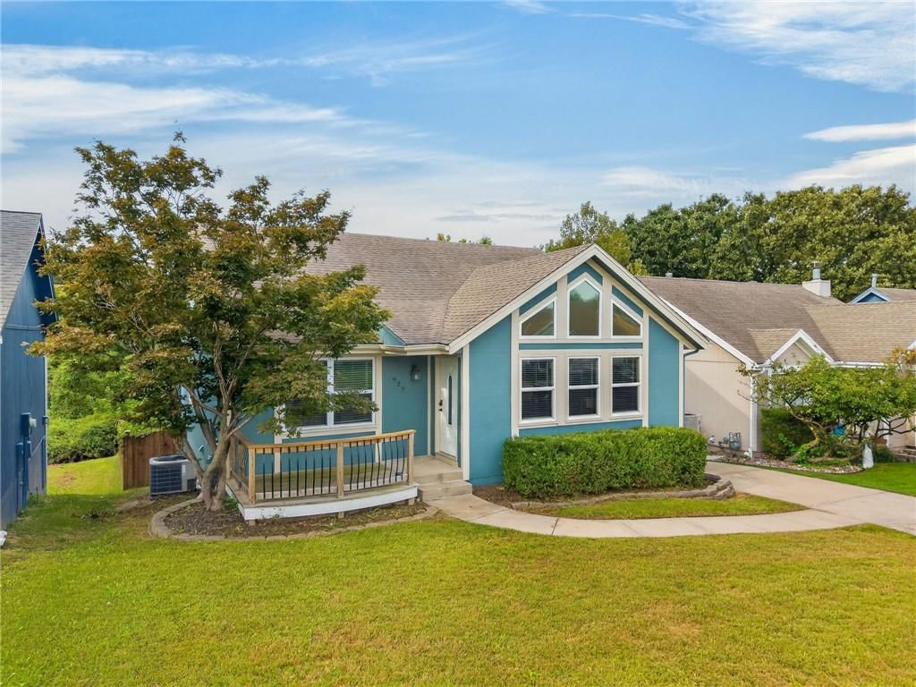 929 NW 63rd Street, Kansas City, MO: listing photo 2