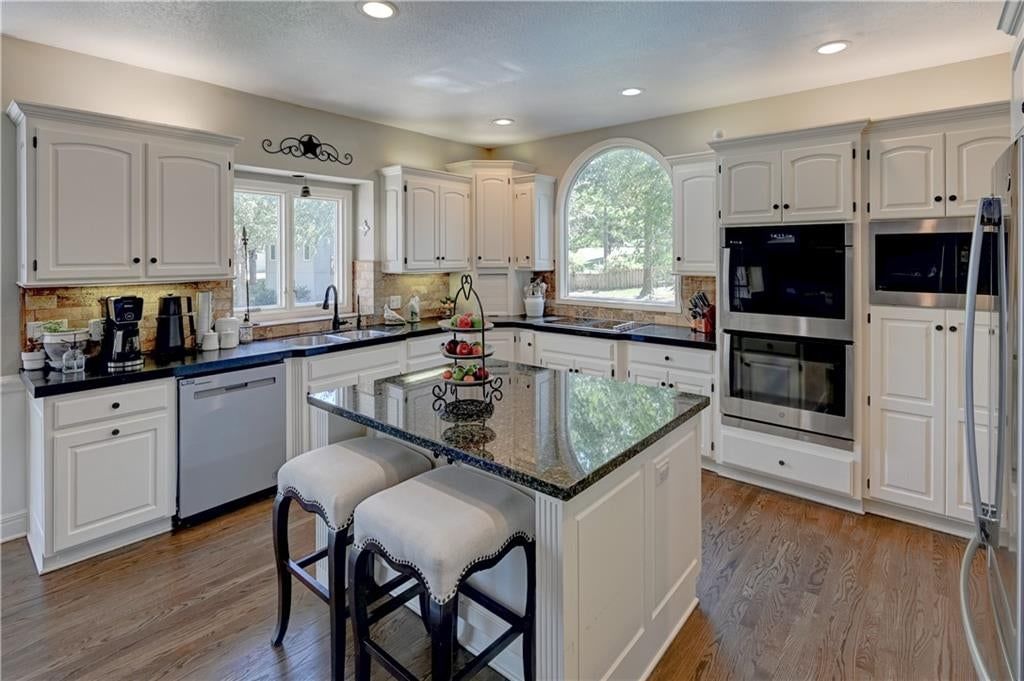 411 NE BITTER CREEK Road — photo 22
