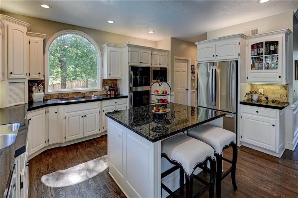 411 NE BITTER CREEK Road — photo 24