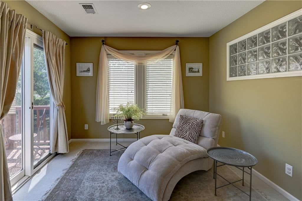 411 NE BITTER CREEK Road — photo 39