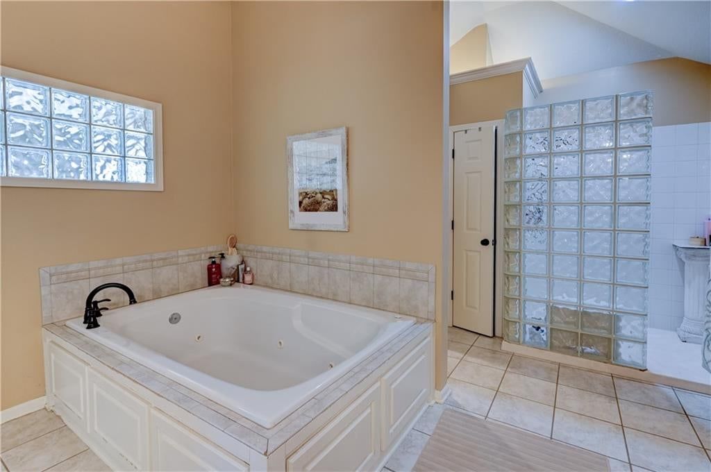 411 NE BITTER CREEK Road — photo 45