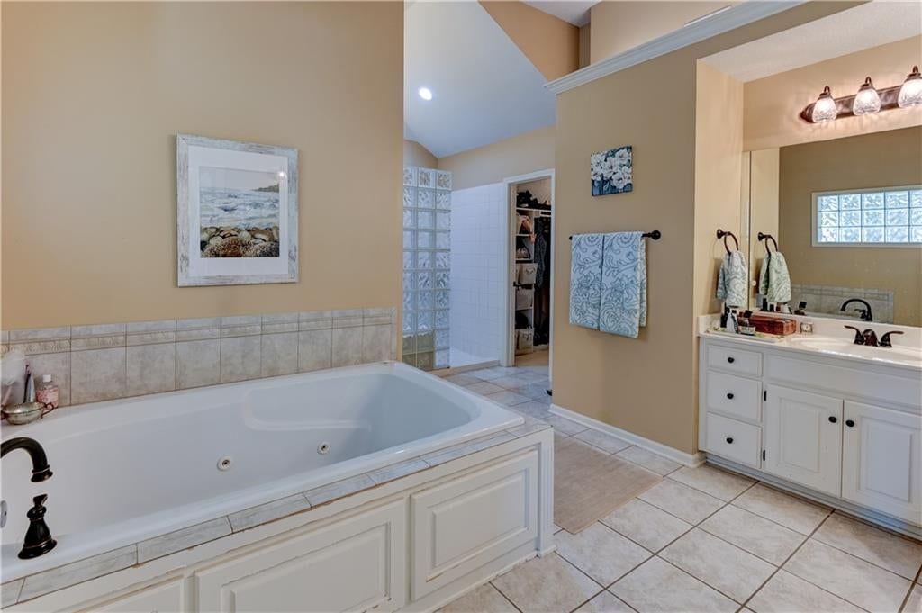 411 NE BITTER CREEK Road — photo 46