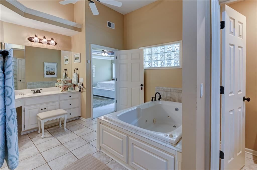 411 NE BITTER CREEK Road — photo 48