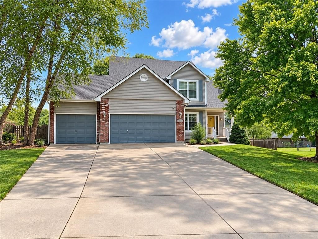 3920 SW Brian Lane, Lee's Summit, MO
