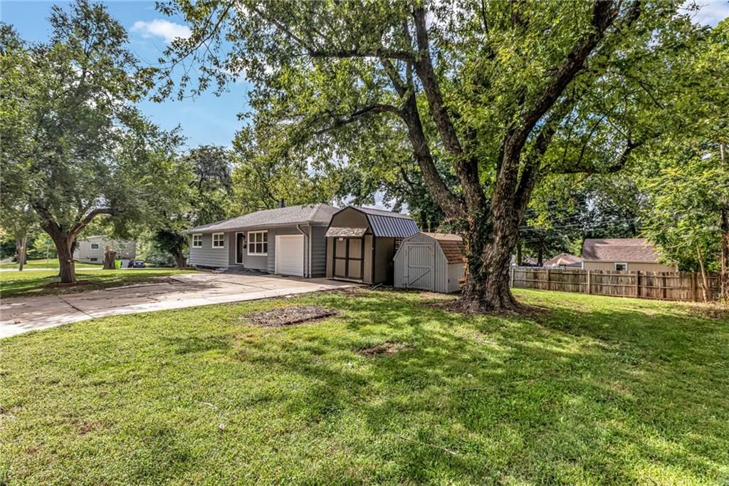 702 Mulberry Street, Belton, MO: listing photo 2