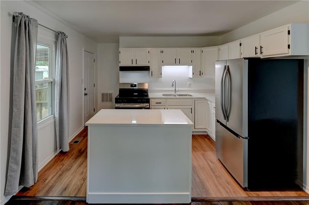 1503 N Hocker Avenue — photo 12