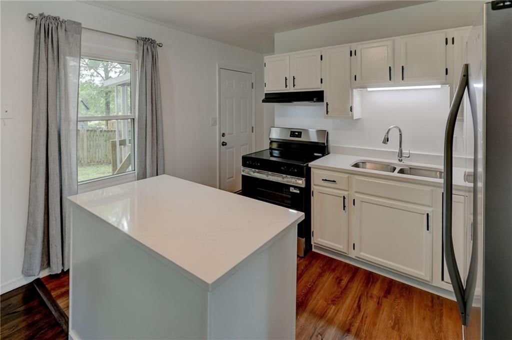 1503 N Hocker Avenue — photo 14