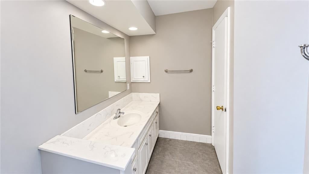 8227 Santa Fe Drive — photo 10
