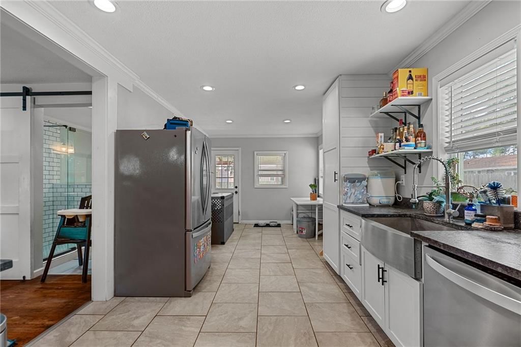709 W Poor Street — photo 11