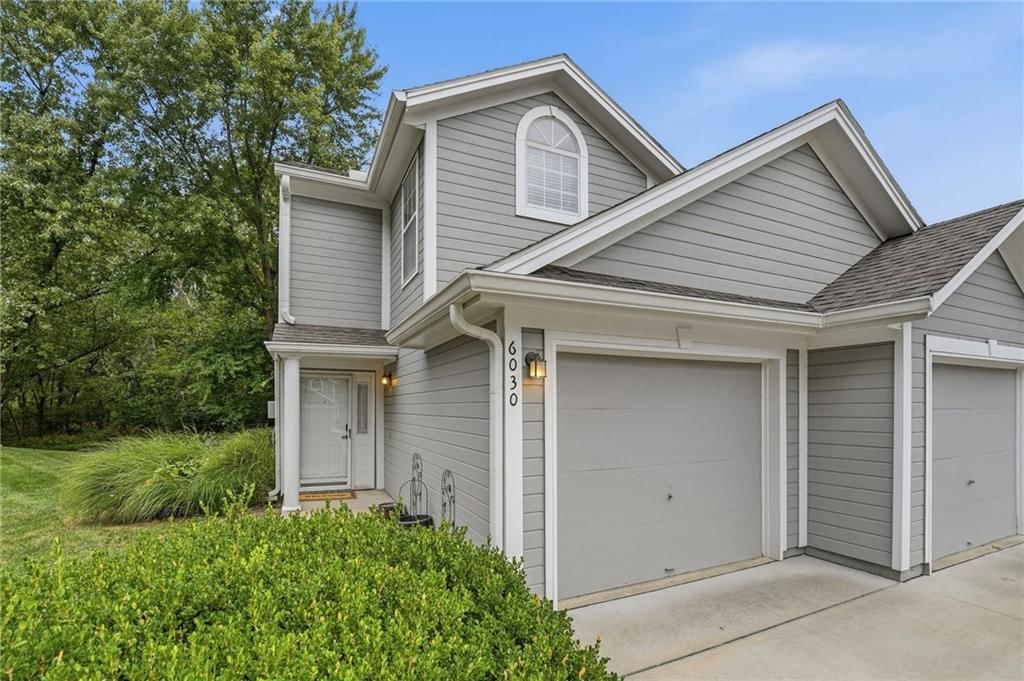 6030 NE Moonstone Drive, Lee's Summit, MO