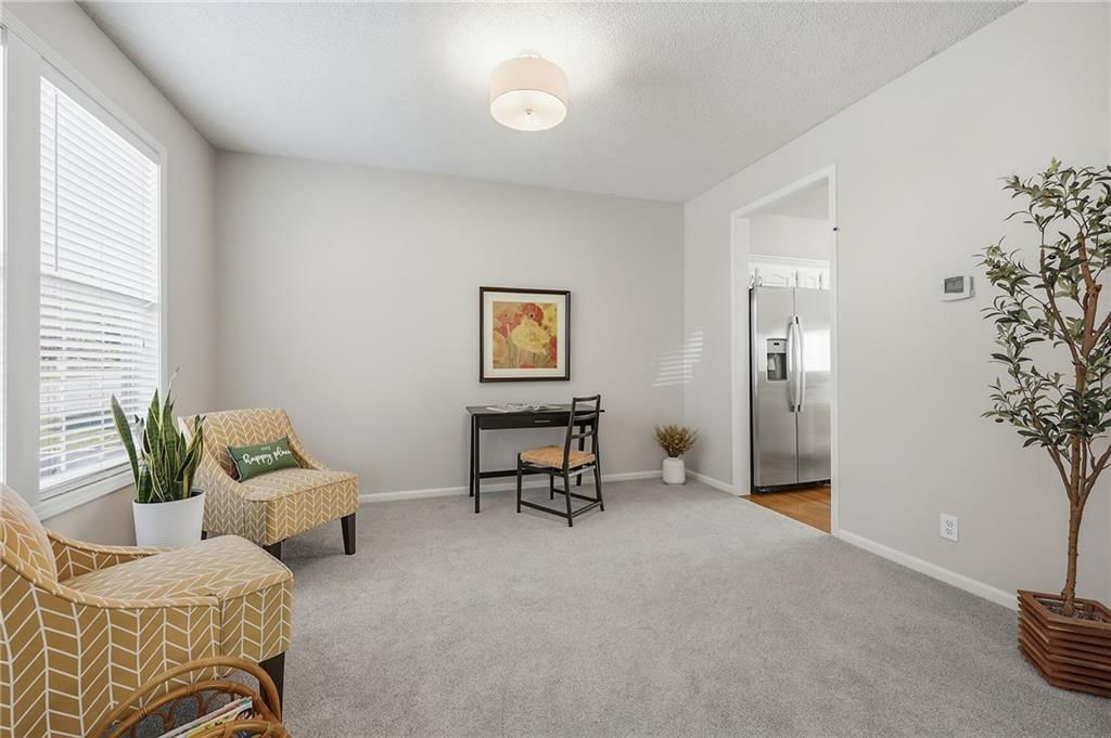 Carpet at 2325 W Piatt Lane, Olathe, KS 66061