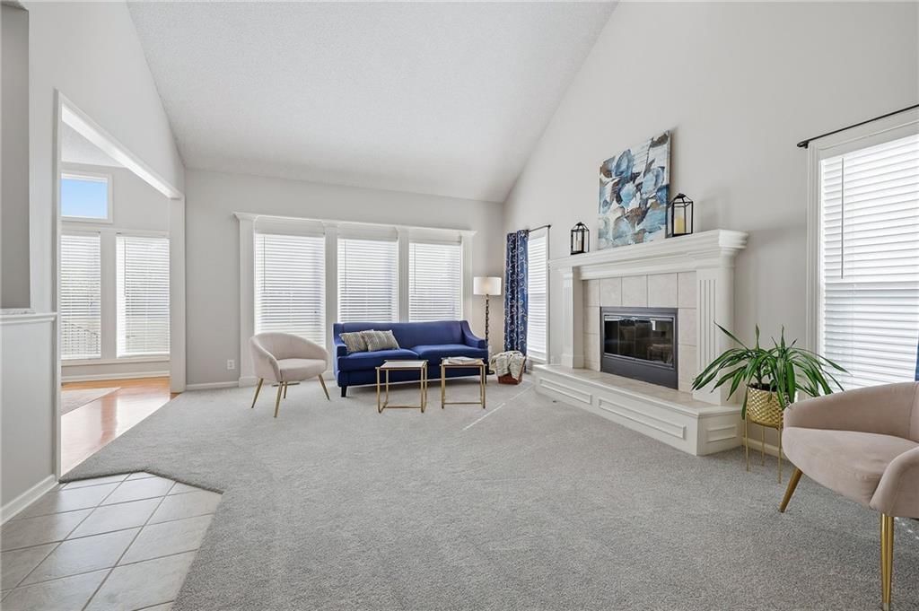 Photo 9 of 37 - 2325 W Piatt Lane, Olathe, KS 66061