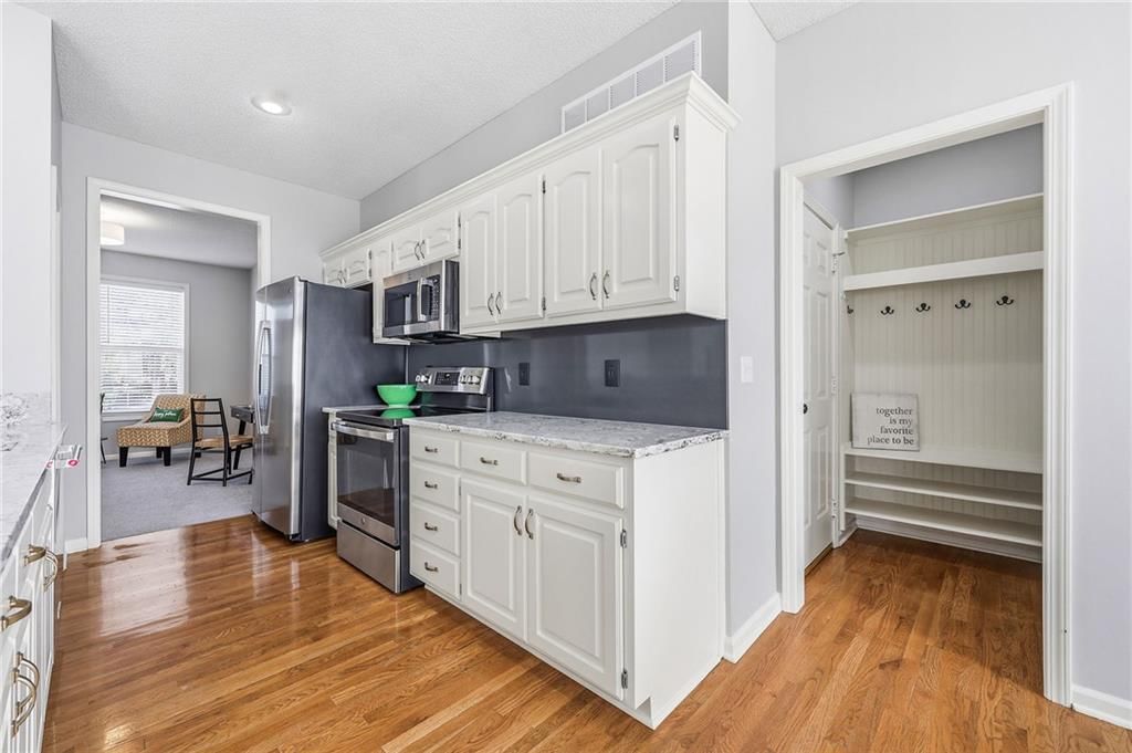 Photo 20 of 37 - 2325 W Piatt Lane, Olathe, KS 66061