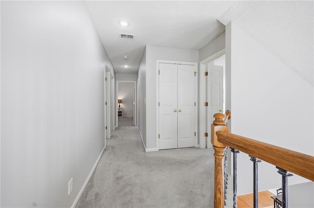Photo 24 of 37 - 2325 W Piatt Lane, Olathe, KS 66061