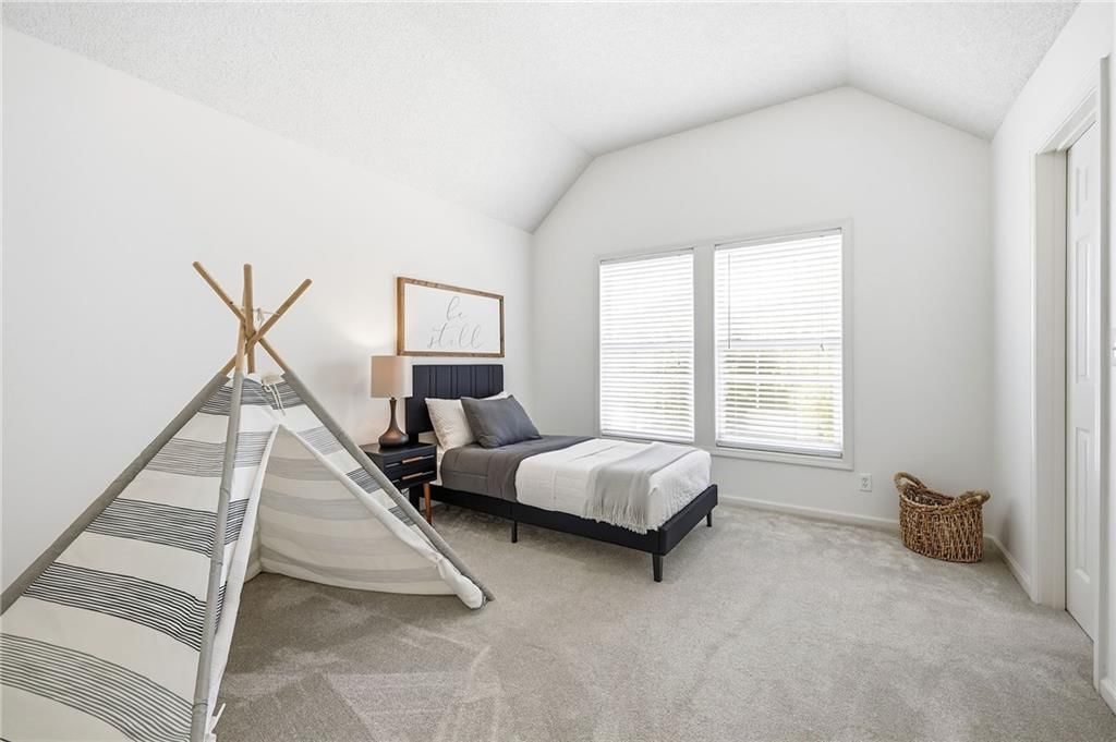 Photo 28 of 37 - 2325 W Piatt Lane, Olathe, KS 66061