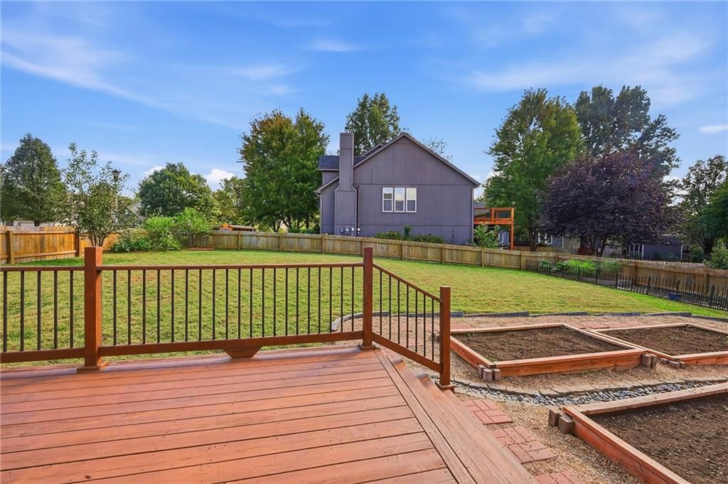 Photo 33 of 37 - 2325 W Piatt Lane, Olathe, KS 66061