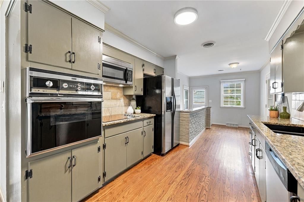 8116 W 92nd Street — photo 11