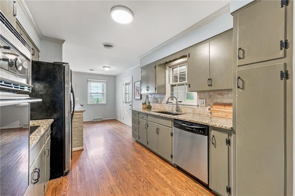 8116 W 92nd Street — photo 12